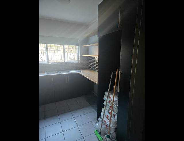 2 BEDROOM APARTMENT TO LET IN KENILWORTH